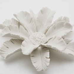Fleur de palmier en porcelaine blanche
